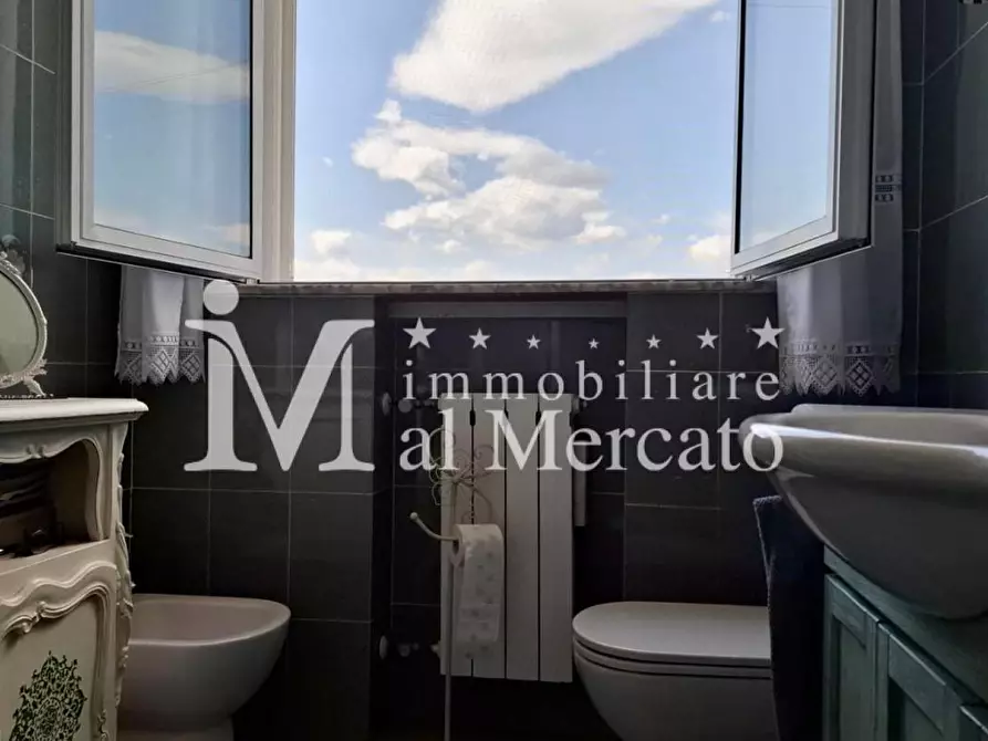 Immagine 6 di Appartamento in vendita  a Viareggio