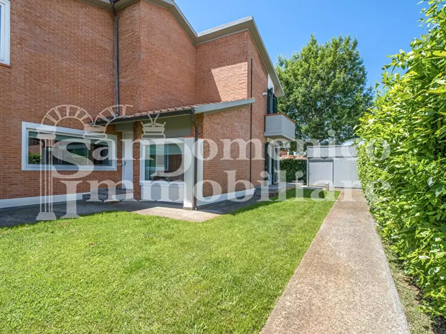 Immagine 12 di Casa bifamiliare in vendita  a Cascina