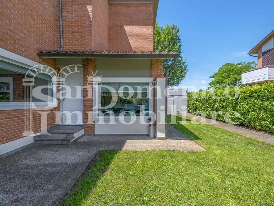 Immagine 13 di Casa bifamiliare in vendita  a Cascina