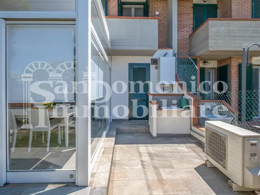 Immagine 11 di Casa bifamiliare in vendita  a Cascina