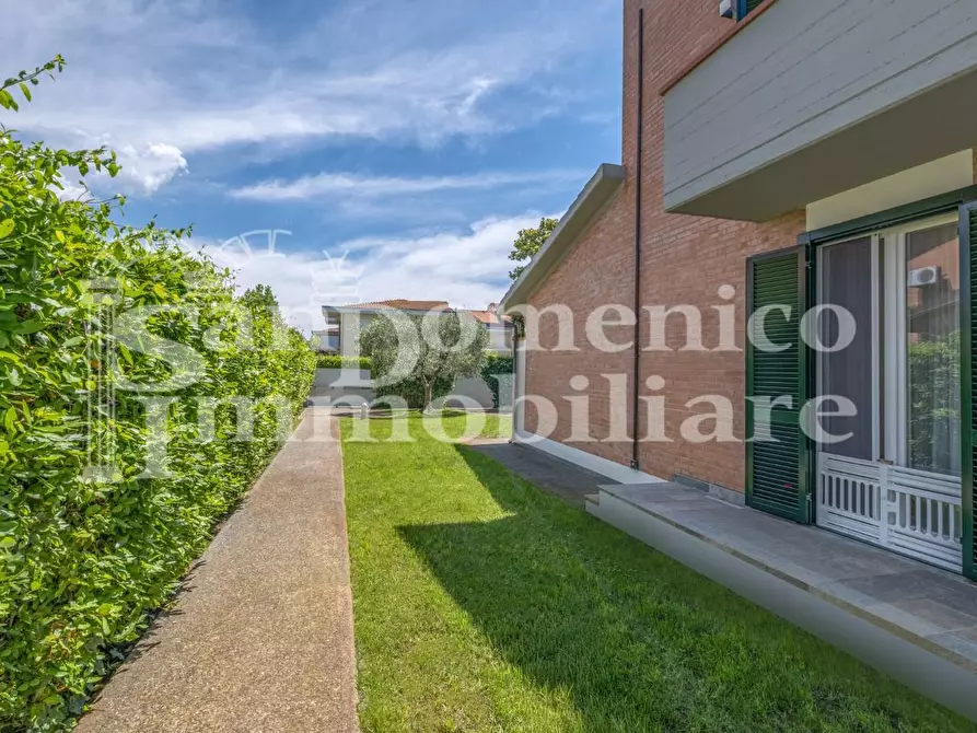 Immagine 8 di Casa bifamiliare in vendita  a Cascina