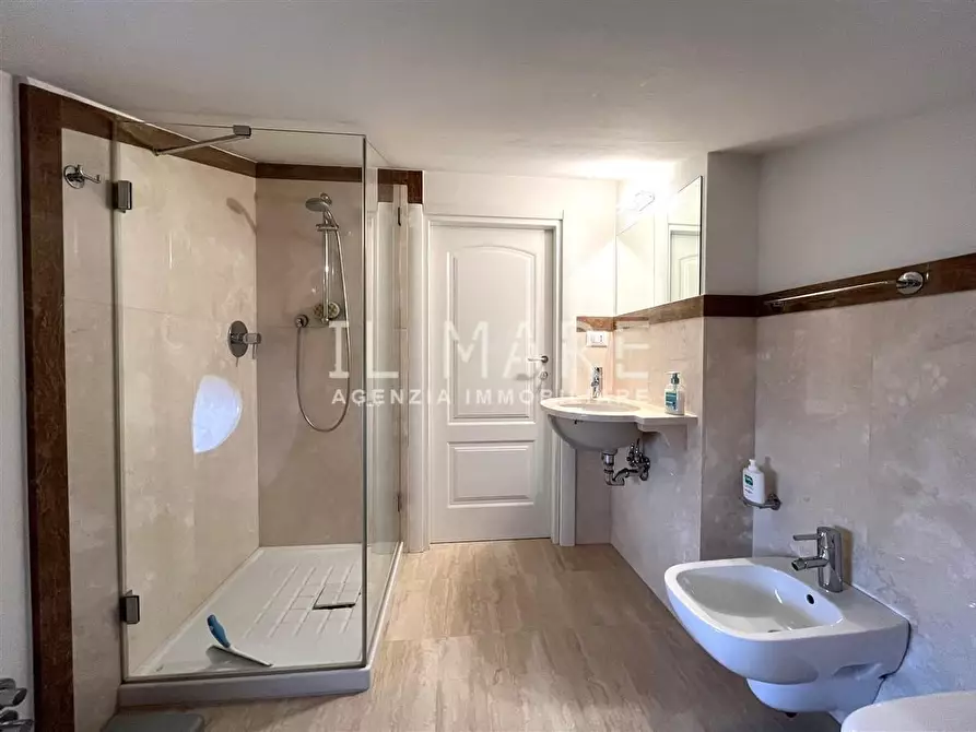 Immagine 24 di Appartamento in vendita  a Massa