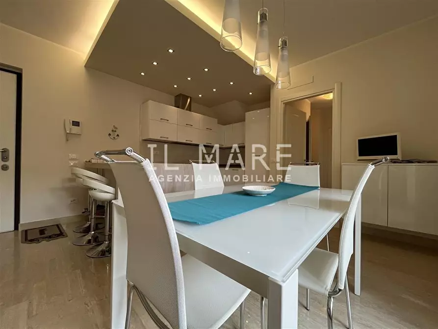 Immagine 3 di Appartamento in vendita  a Massa