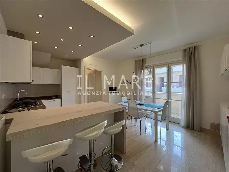 Immagine 1 di Appartamento in vendita  a Massa