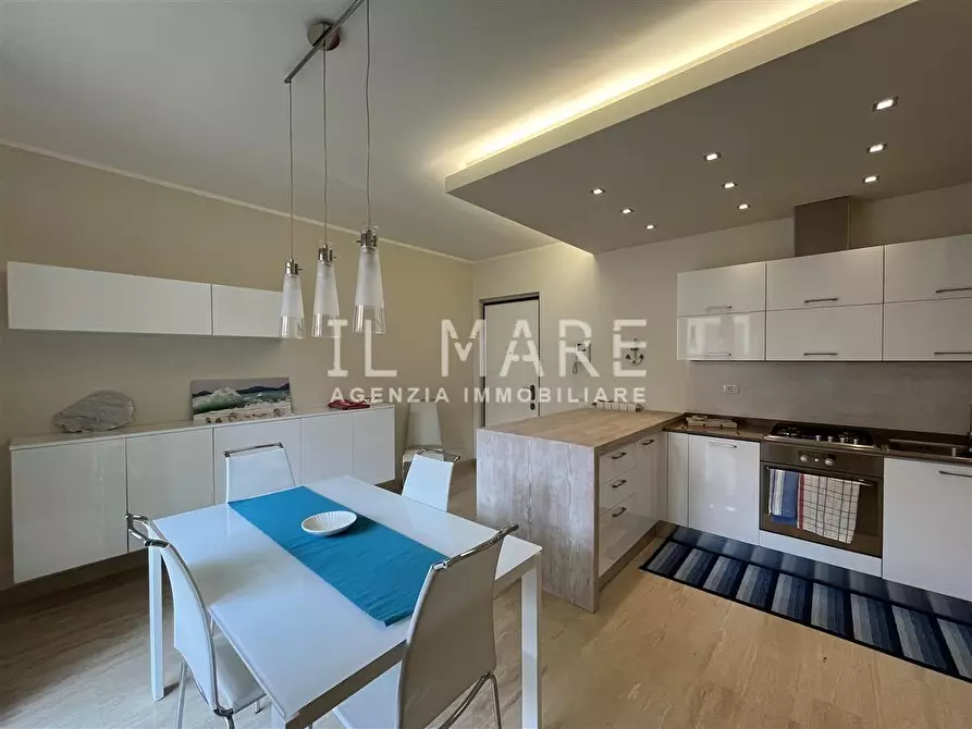 Immagine 5 di Appartamento in vendita  a Massa