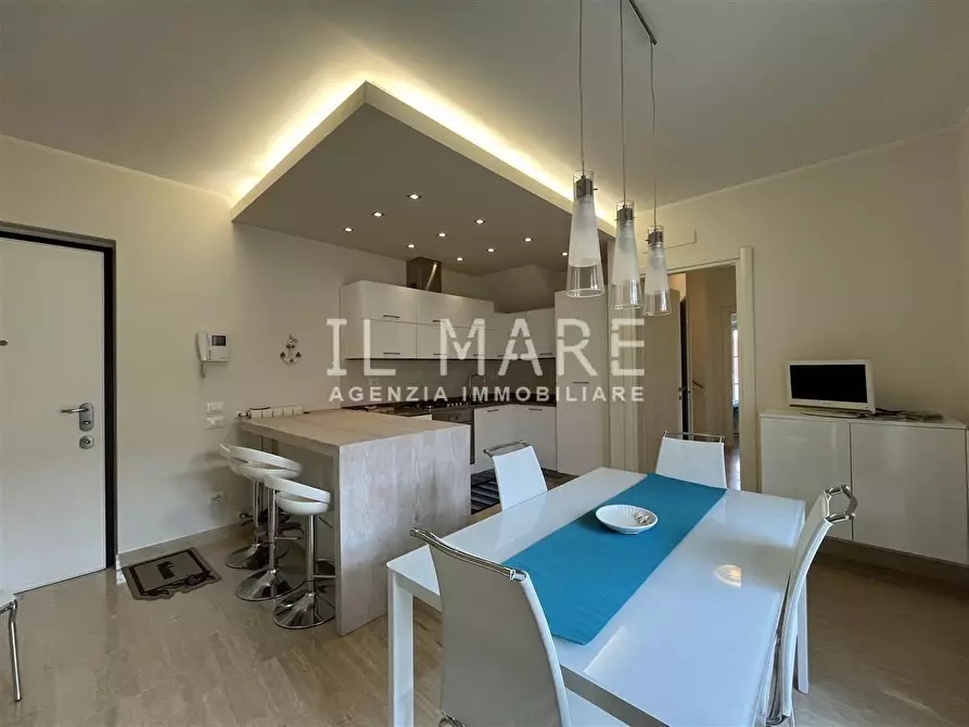 Immagine 2 di Appartamento in vendita  a Massa