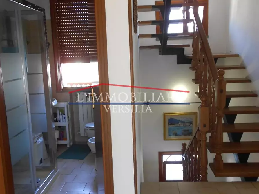 Immagine 27 di Villetta a schiera in vendita  a Massa