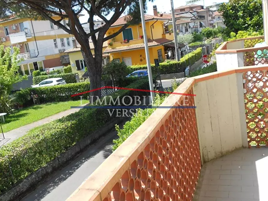 Immagine 20 di Villetta a schiera in vendita  a Massa