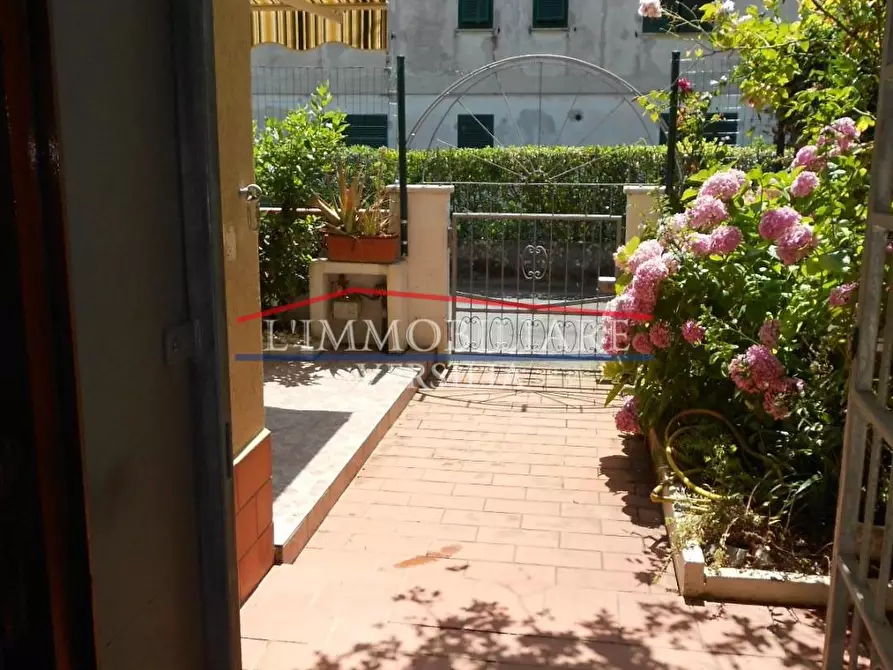 Immagine 4 di Villetta a schiera in vendita  a Massa