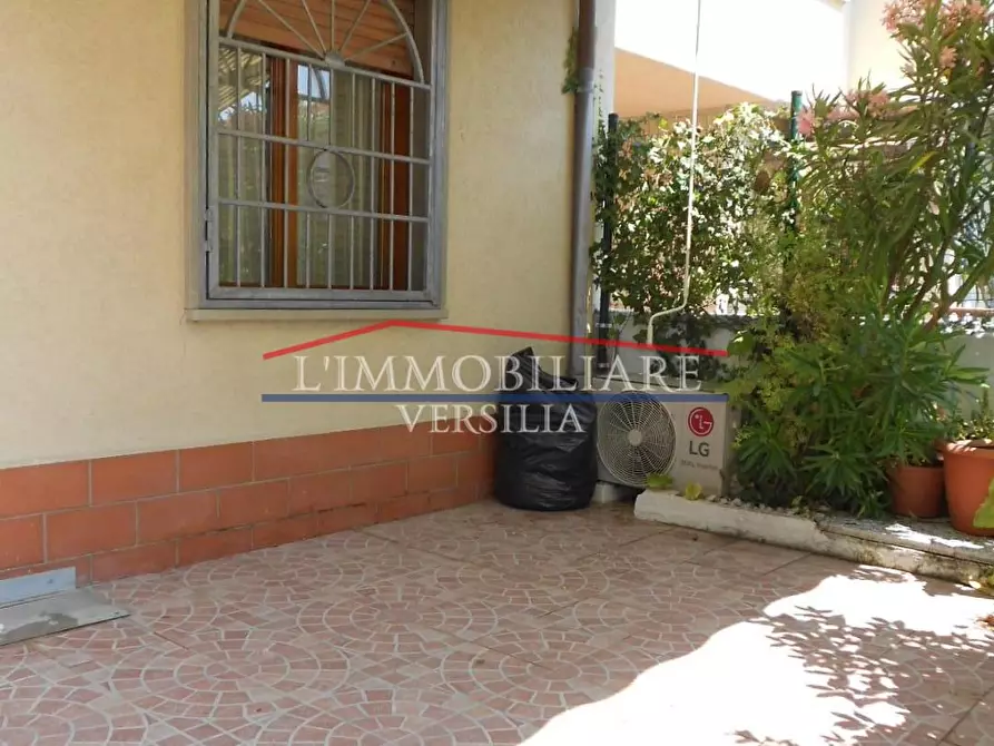 Immagine 39 di Villetta a schiera in vendita  a Massa