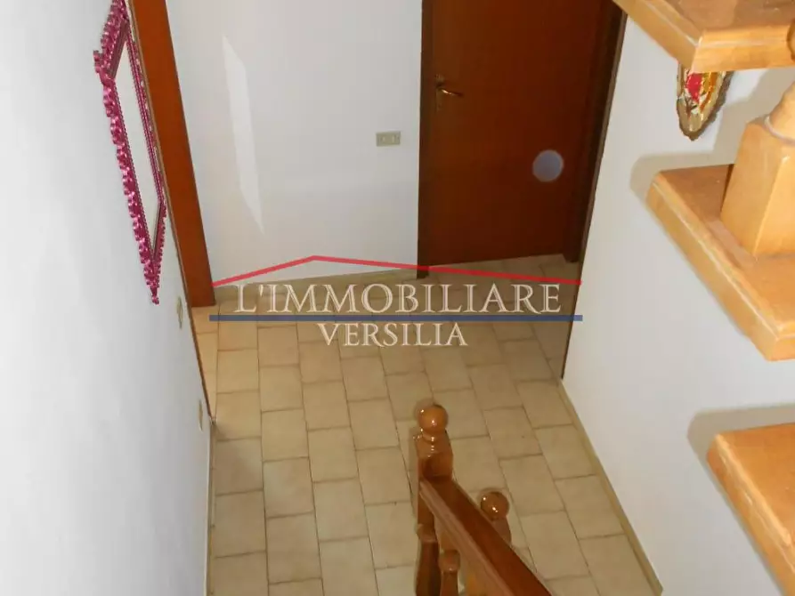 Immagine 46 di Villetta a schiera in vendita  a Massa