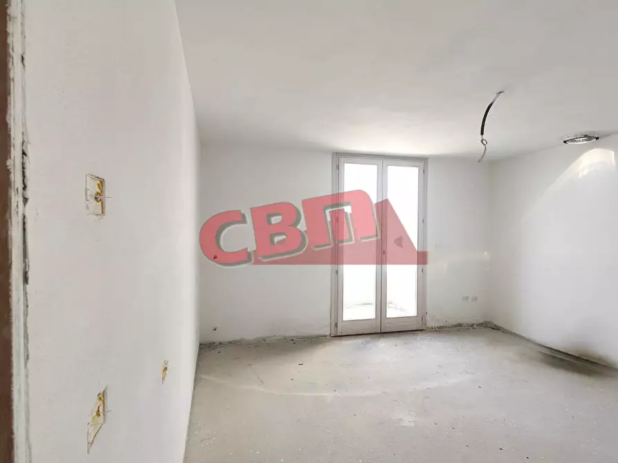 Immagine 11 di Casa bifamiliare in vendita  a Livorno