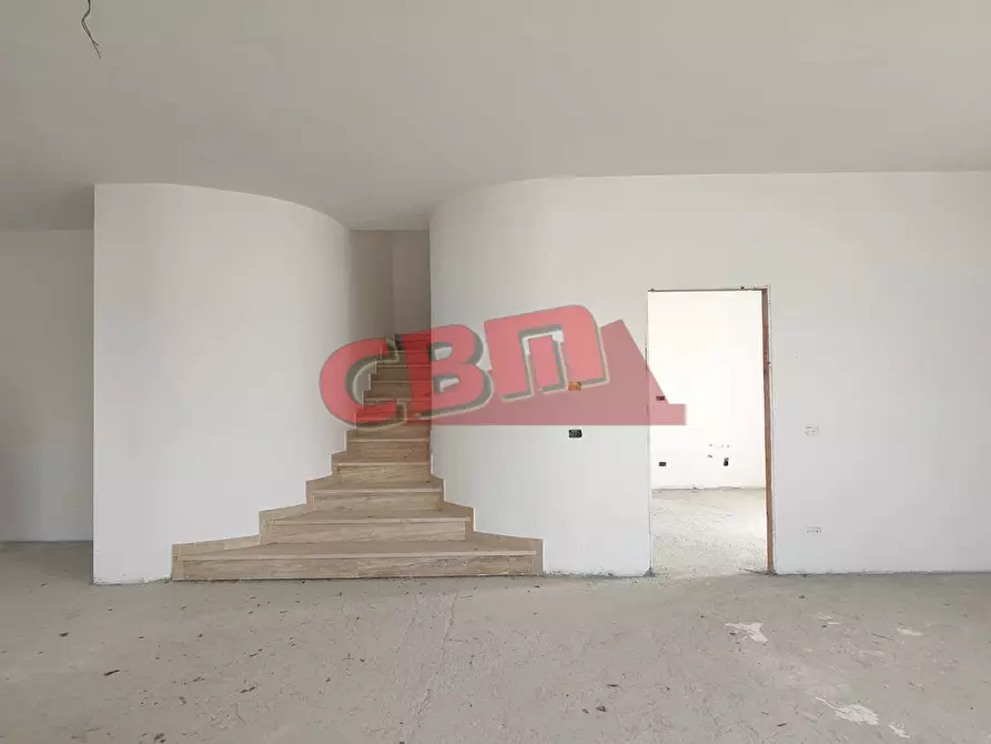 Immagine 4 di Casa bifamiliare in vendita  a Livorno