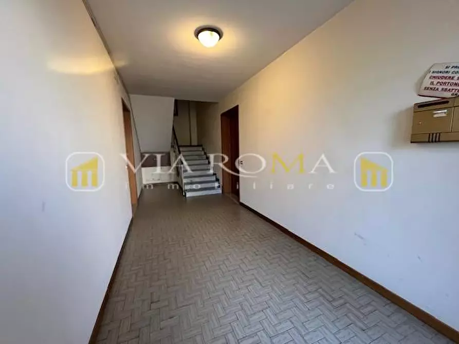 Immagine 6 di Appartamento in vendita  a Lucca