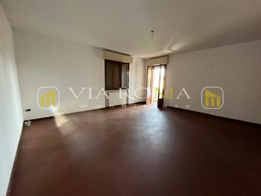 Immagine 4 di Appartamento in vendita  a Lucca