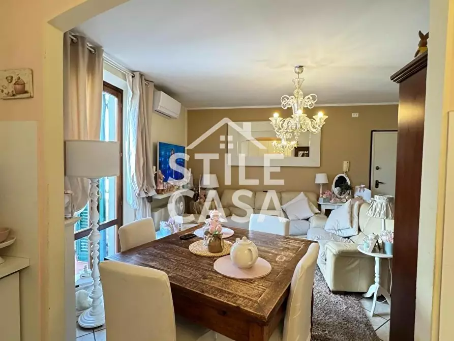 Immagine 1 di Casa bifamiliare in vendita  a Altopascio