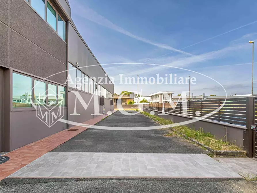 Immagine 5 di Capannone industriale in affitto  a Fucecchio