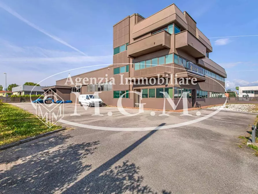 Immagine 1 di Capannone industriale in affitto  a Fucecchio