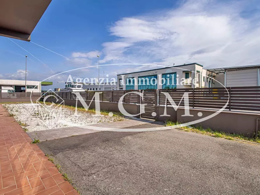 Immagine 7 di Capannone industriale in affitto  a Fucecchio