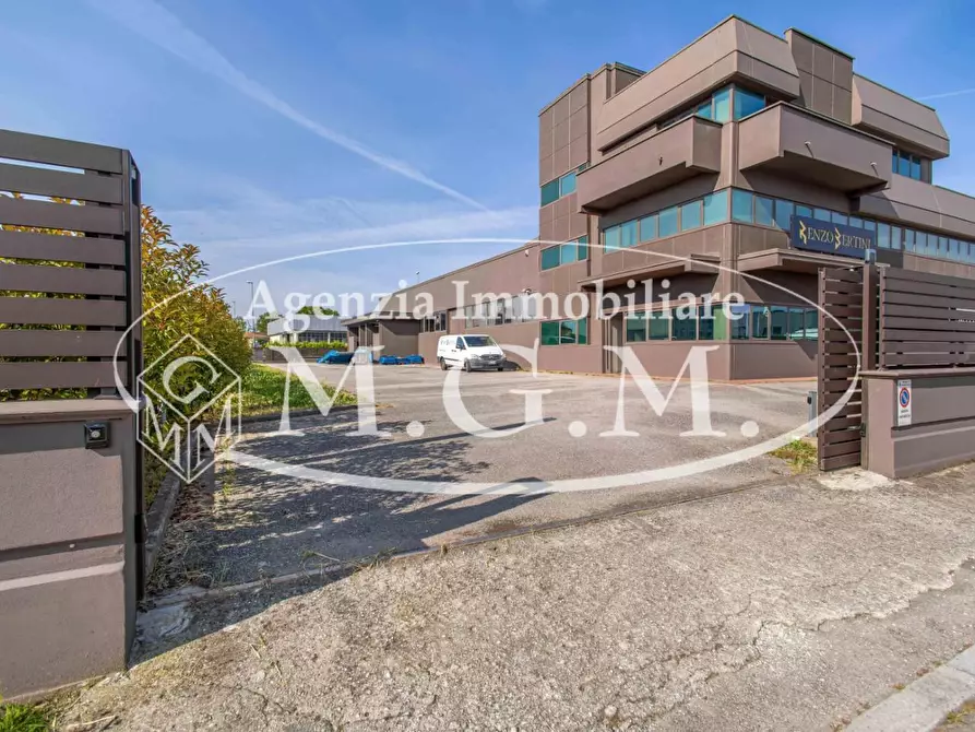 Immagine 2 di Capannone industriale in vendita  a Fucecchio