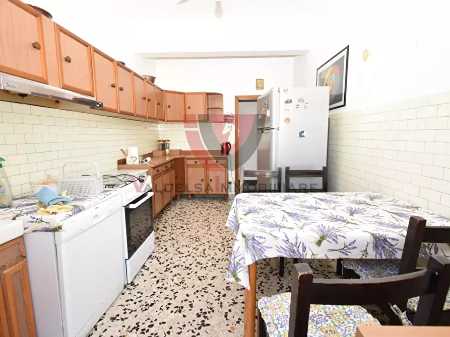 Immagine 15 di Appartamento in vendita  a Colle Di Val D'elsa