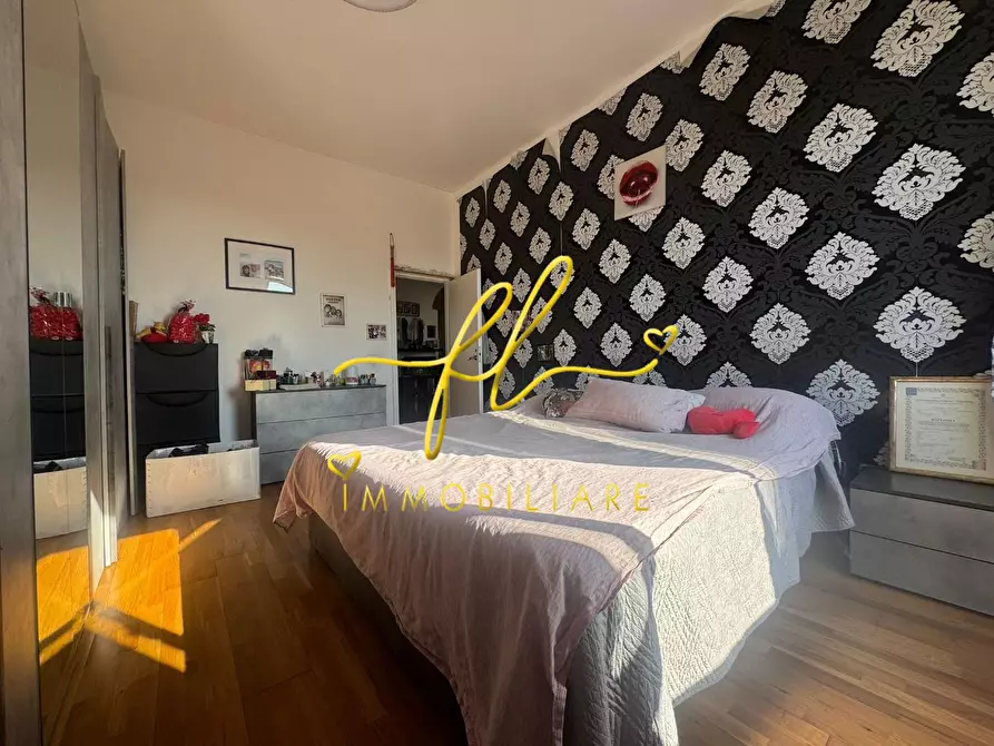 Immagine 13 di Appartamento in vendita  a Livorno