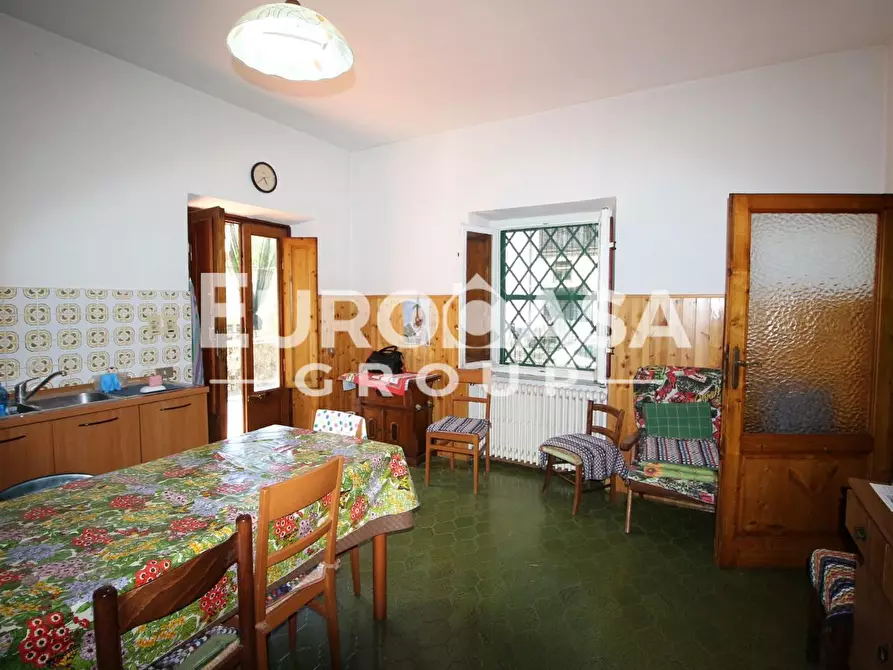 Immagine 19 di Villa in vendita  a Lucca