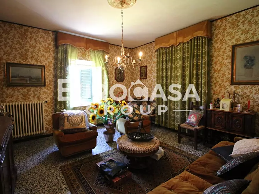 Immagine 18 di Villa in vendita  a Lucca