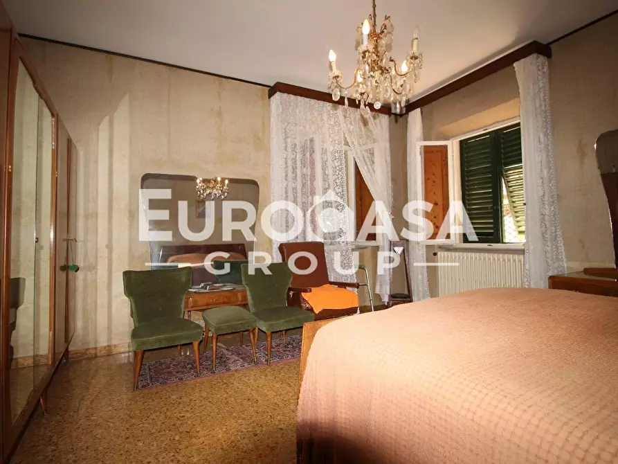 Immagine 41 di Villa in vendita  a Lucca