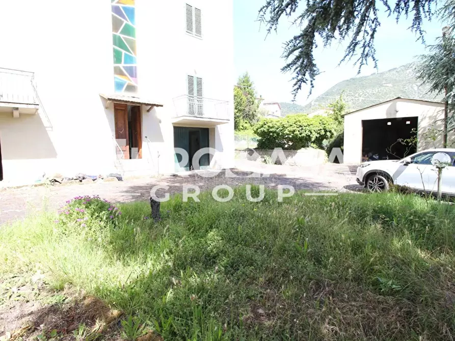 Immagine 10 di Villa in vendita  a Lucca