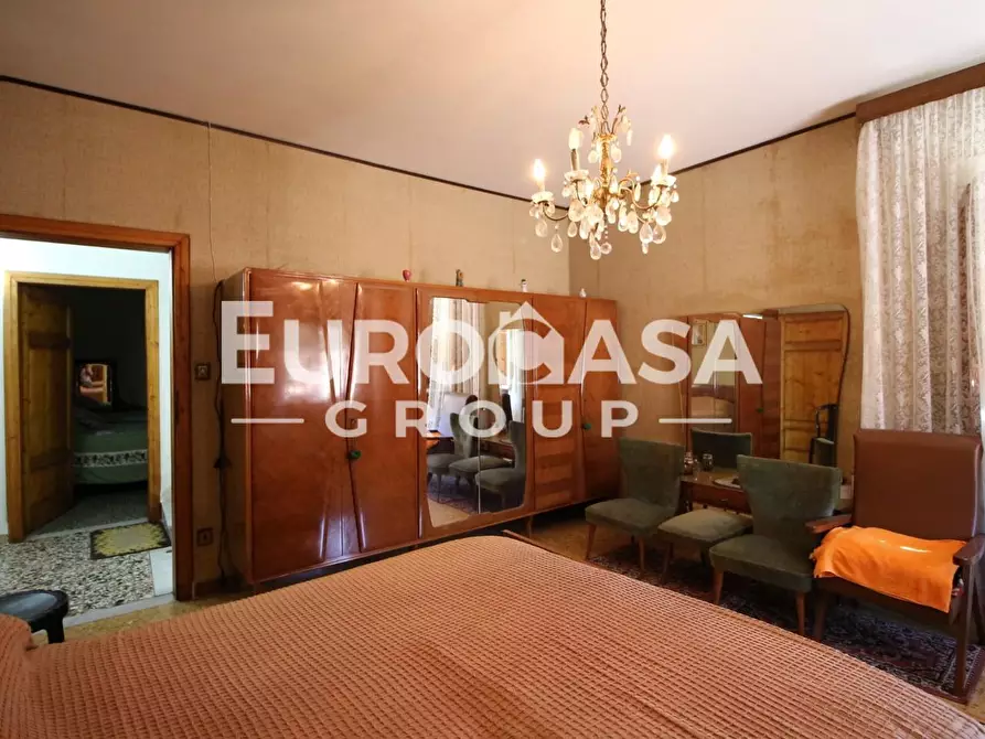 Immagine 48 di Villa in vendita  a Lucca