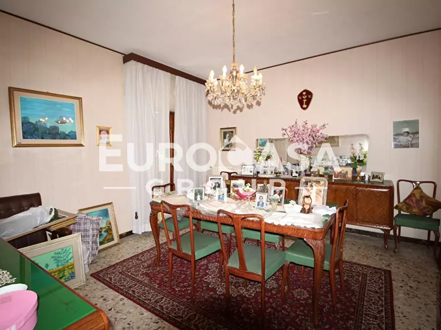 Immagine 15 di Villa in vendita  a Lucca