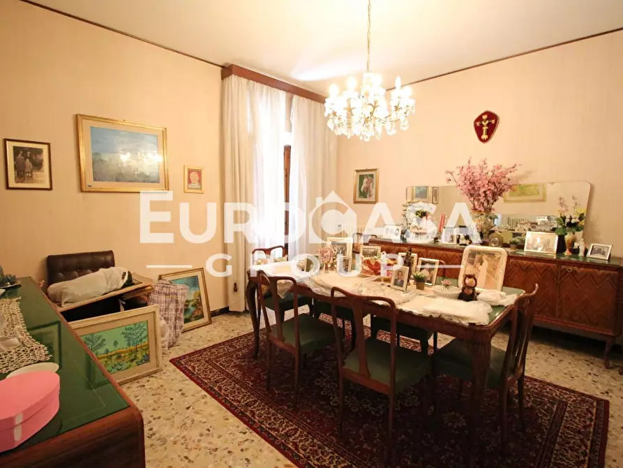 Immagine 16 di Villa in vendita  a Lucca