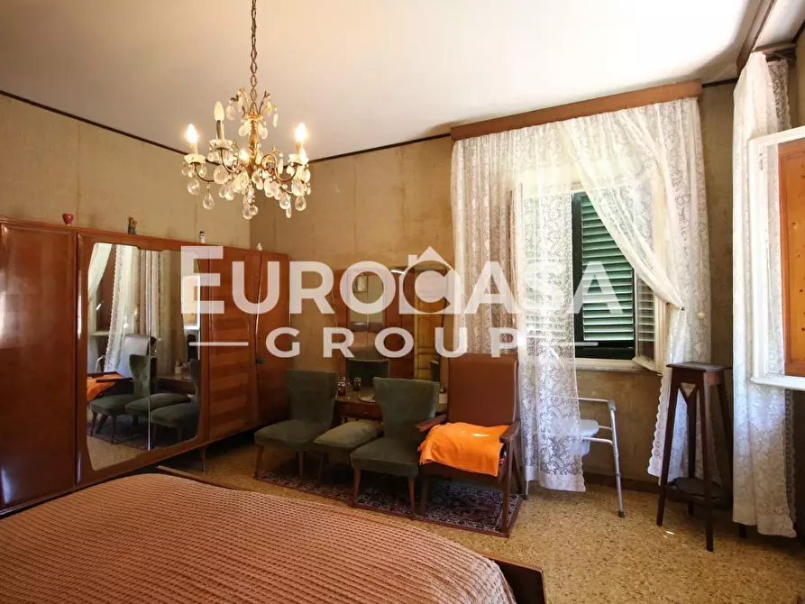 Immagine 49 di Villa in vendita  a Lucca