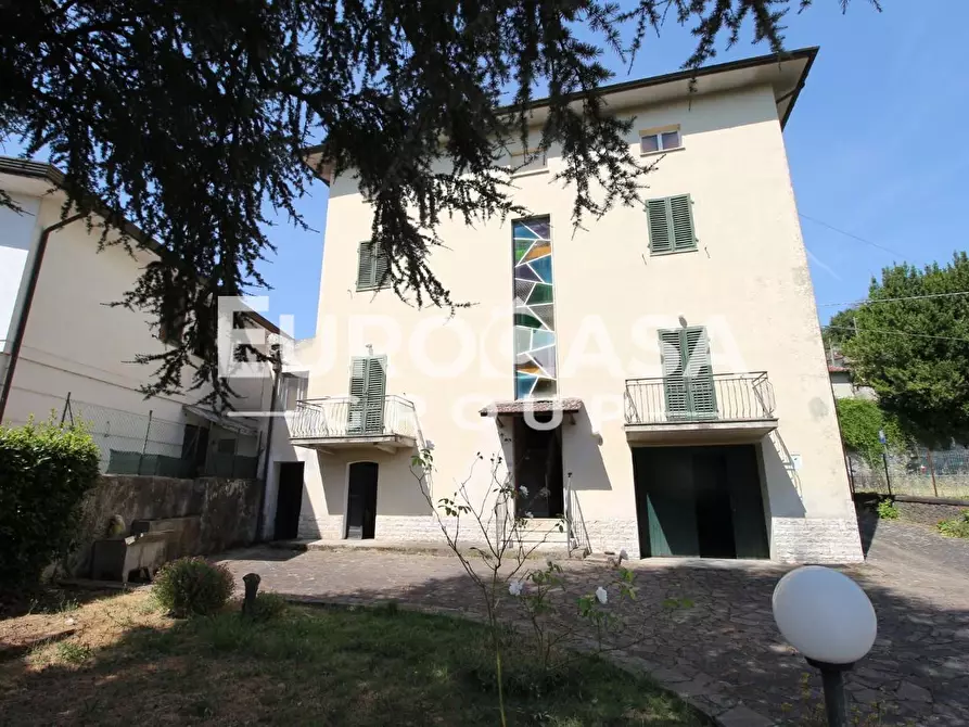 Immagine 5 di Villa in vendita  a Lucca