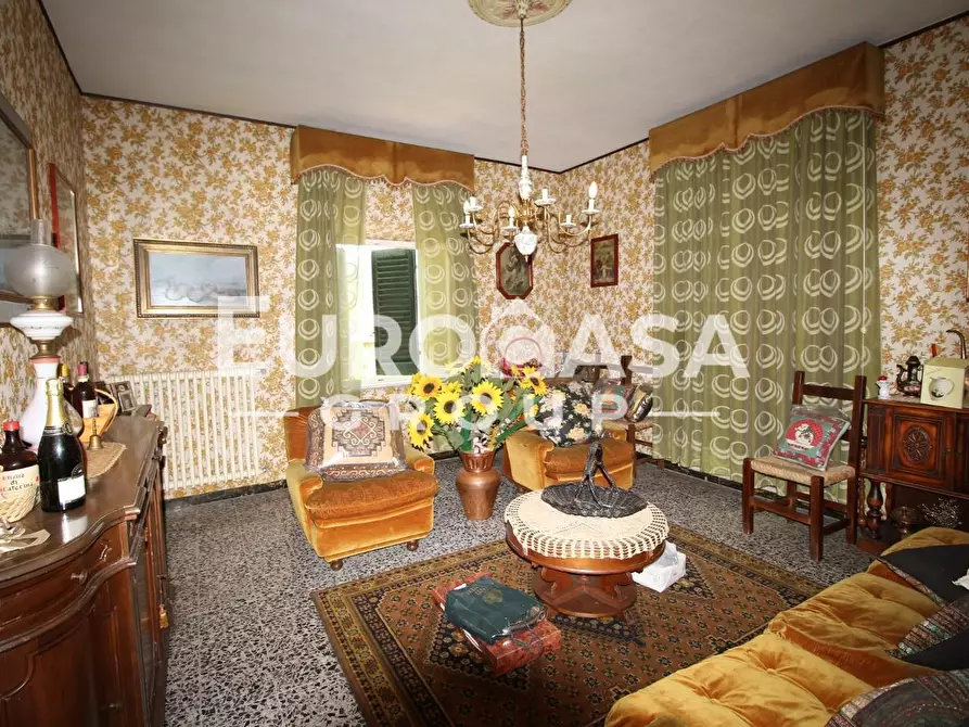 Immagine 28 di Villa in vendita  a Lucca