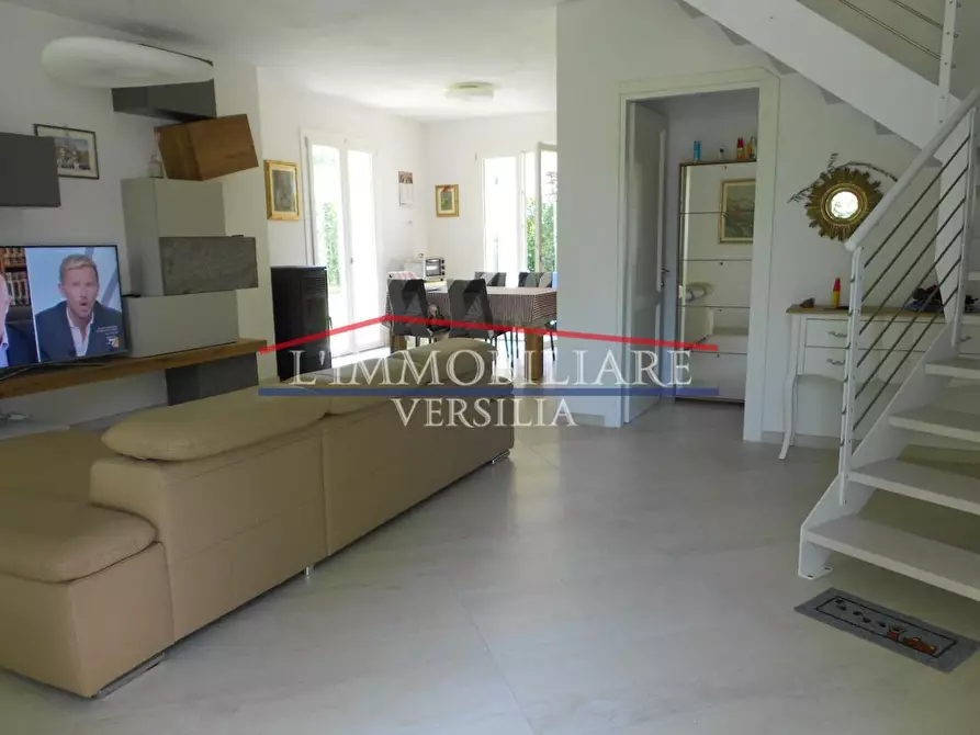 Immagine 44 di Villa in vendita  a Montignoso