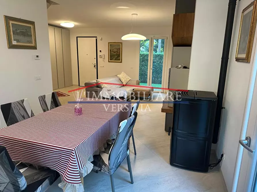 Immagine 24 di Villa in vendita  a Montignoso