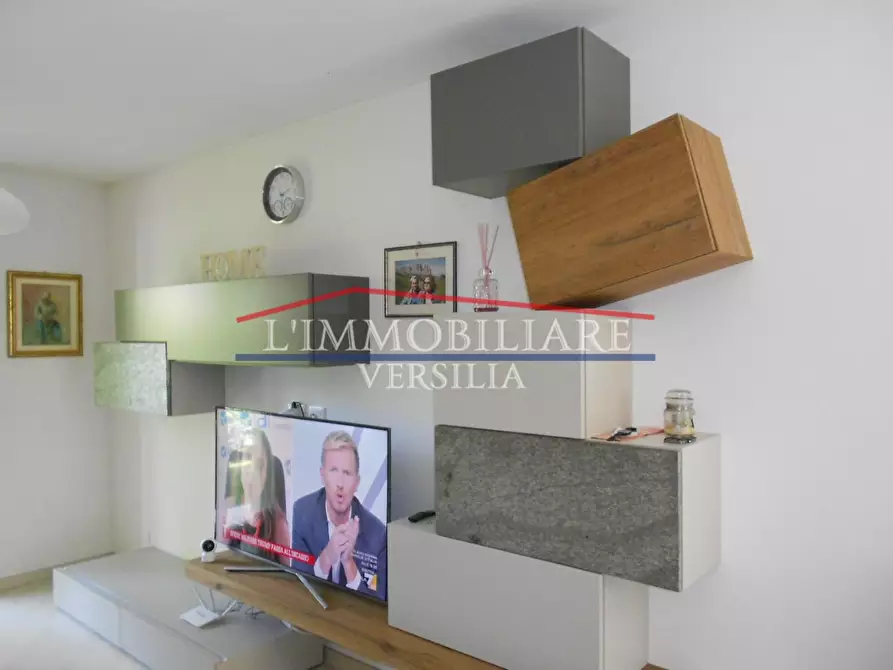 Immagine 68 di Villa in vendita  a Montignoso