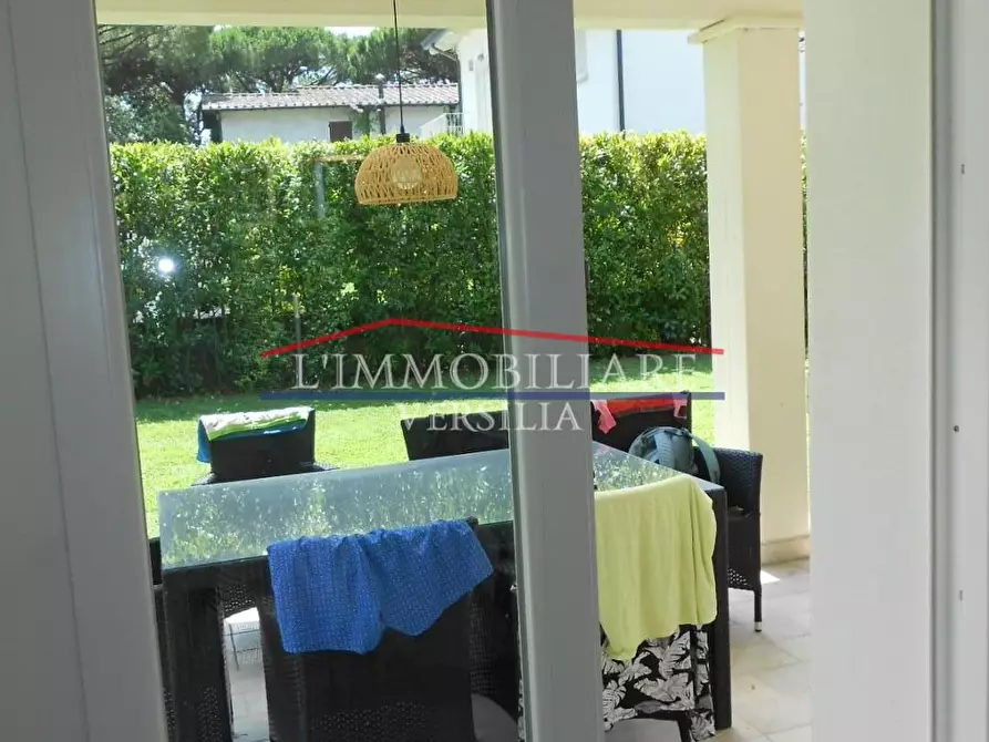 Immagine 59 di Villa in vendita  a Montignoso