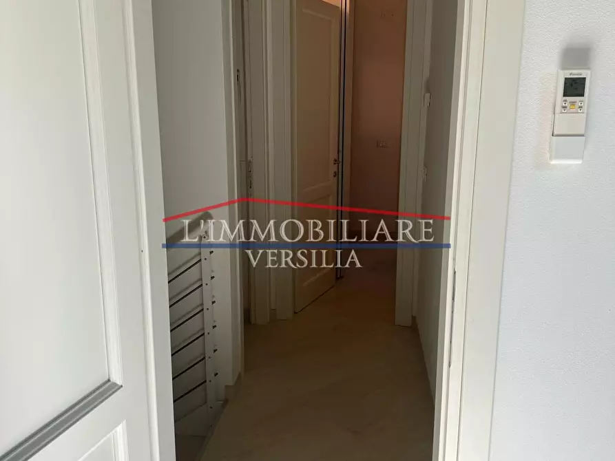 Immagine 14 di Villa in vendita  a Montignoso