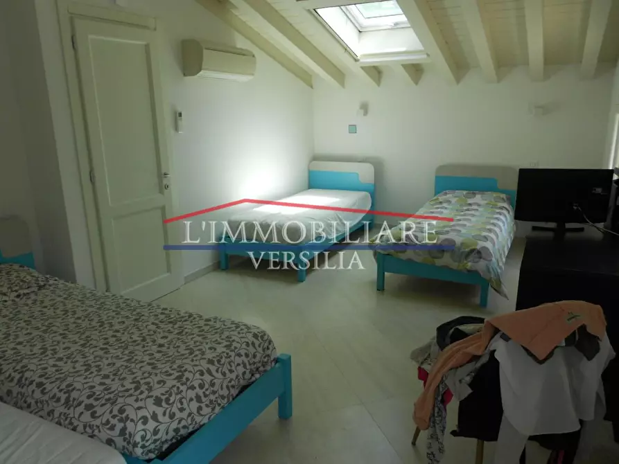 Immagine 69 di Villa in vendita  a Montignoso