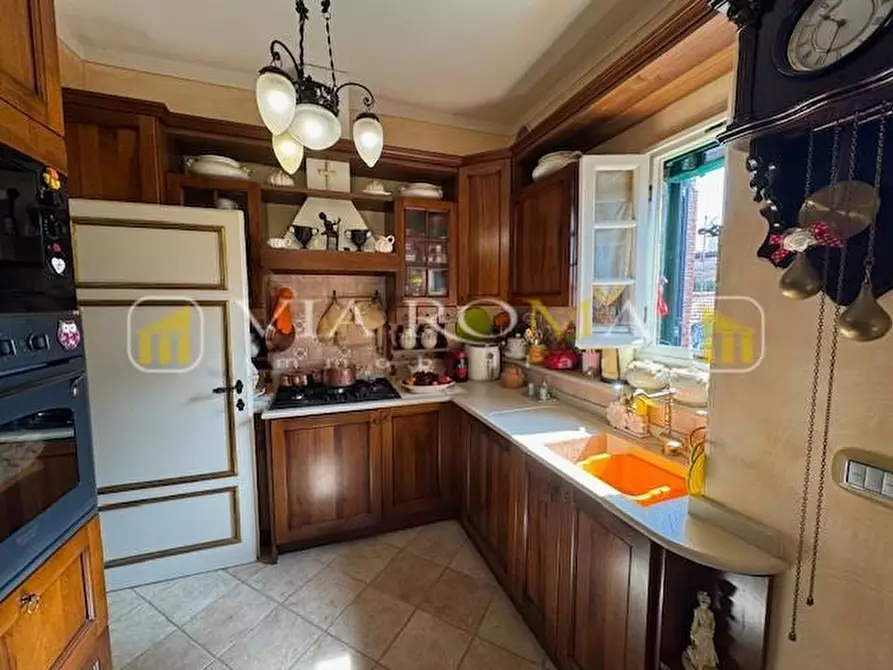 Immagine 8 di Appartamento in vendita  a Lucca