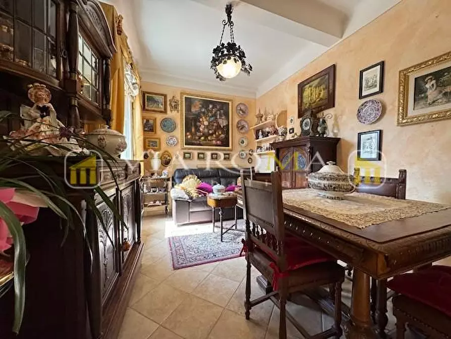 Immagine 7 di Appartamento in vendita  a Lucca