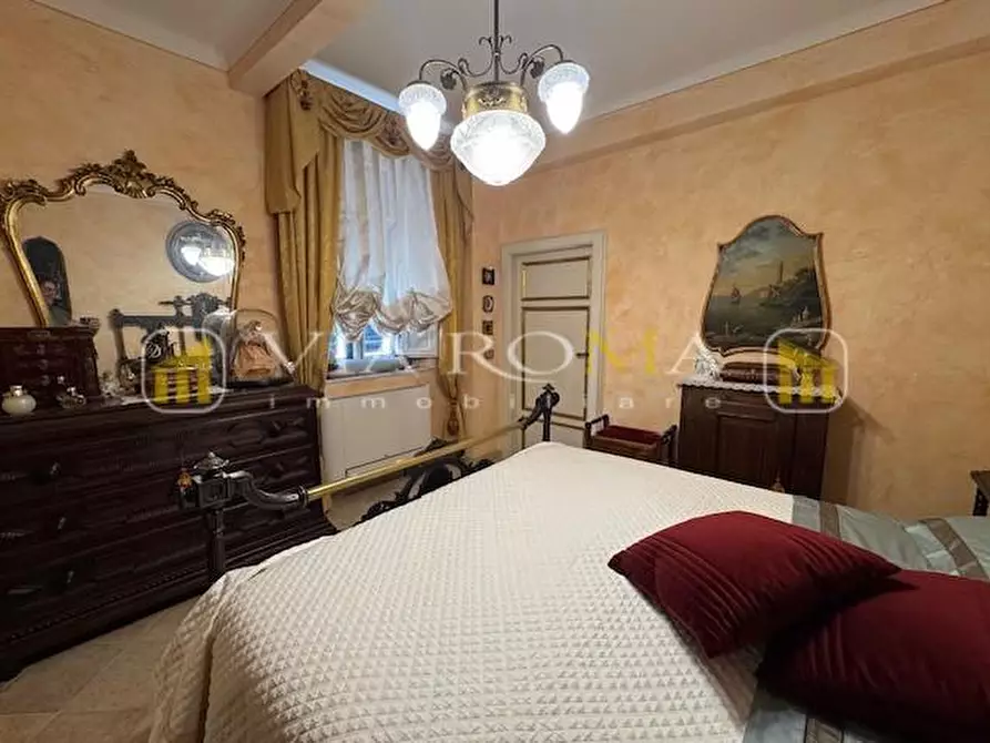 Immagine 14 di Appartamento in vendita  a Lucca