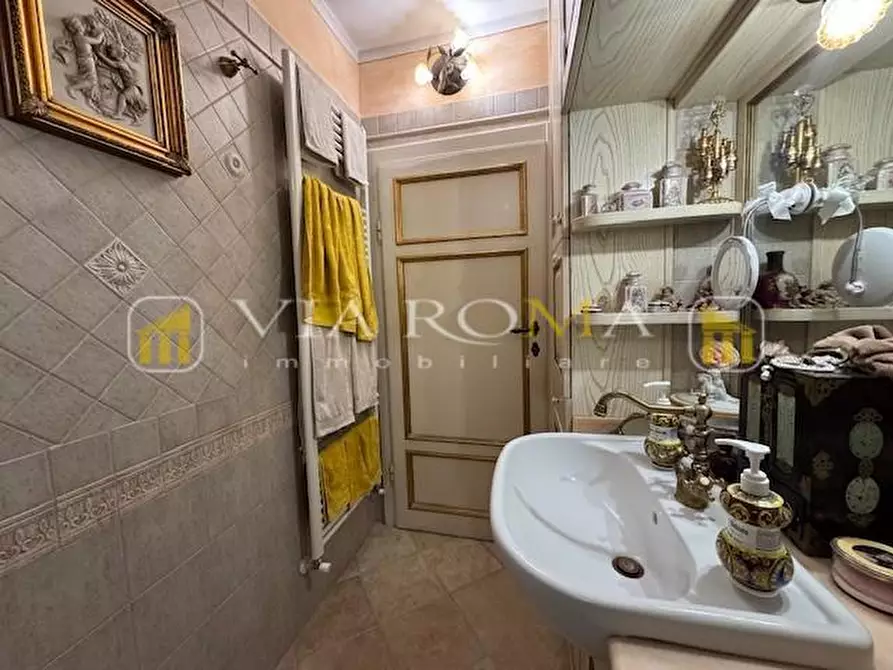 Immagine 26 di Appartamento in vendita  a Lucca