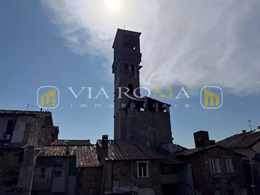 Immagine 15 di Appartamento in vendita  a Lucca