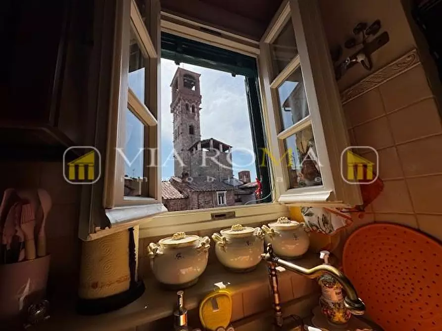 Immagine 2 di Appartamento in vendita  a Lucca