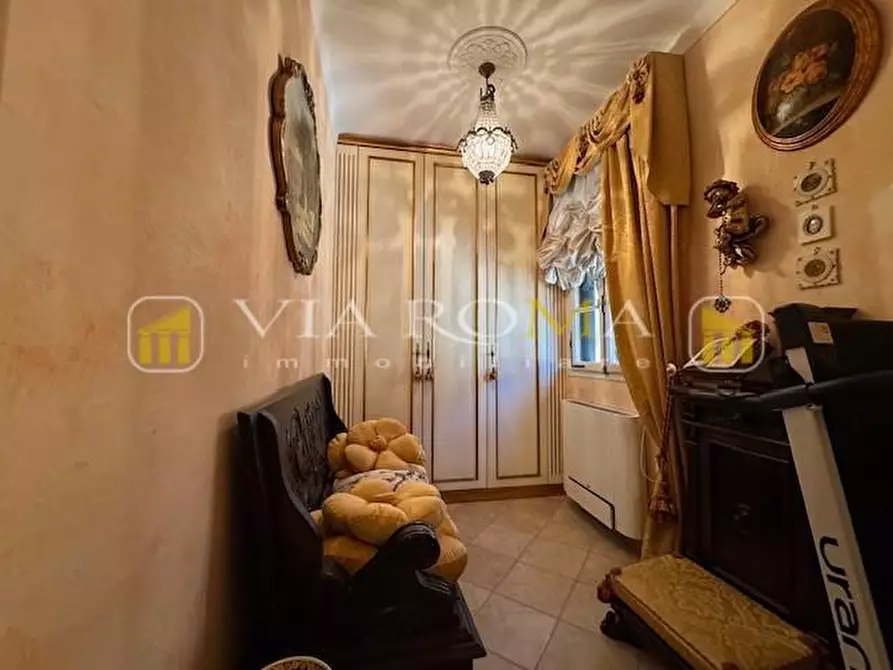 Immagine 12 di Appartamento in vendita  a Lucca