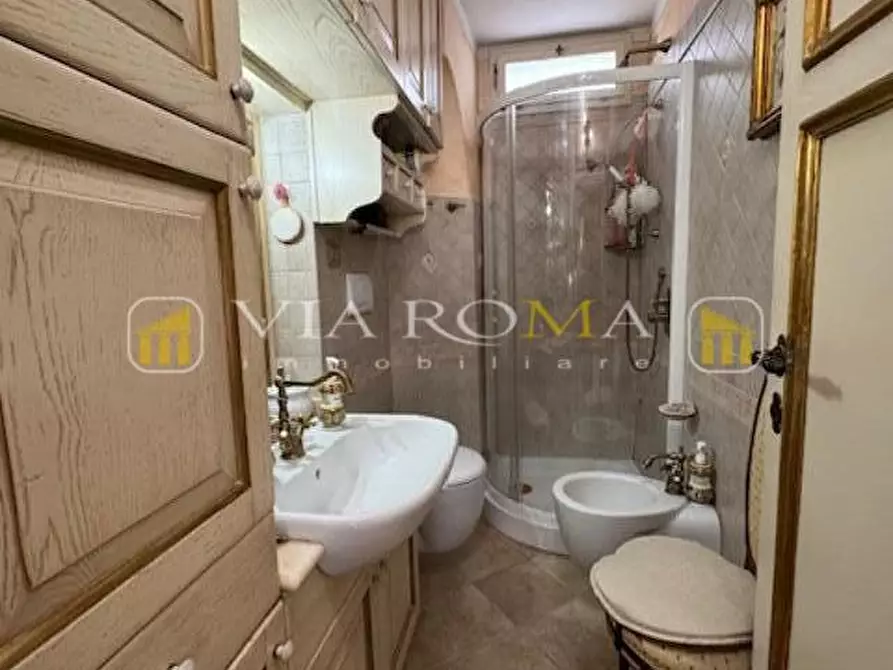 Immagine 19 di Appartamento in vendita  a Lucca